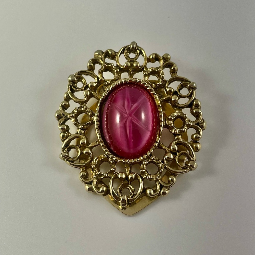 Elegant Gold and Pink Scarf Clip